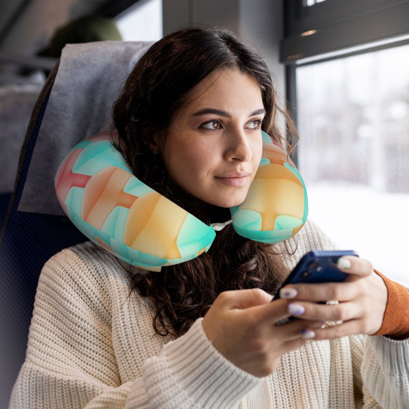 Comfortable U-shaped pillow